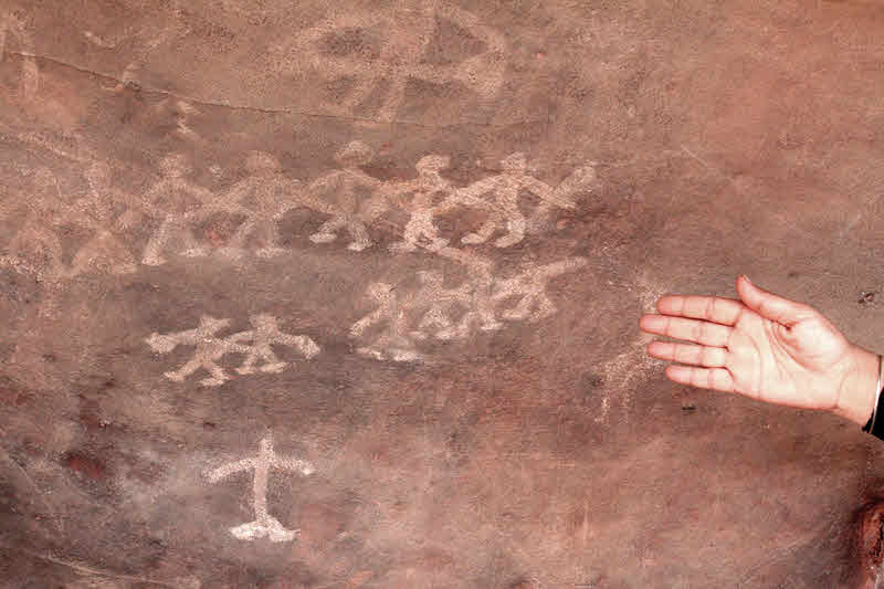 9000 year old 'cave' painting, dancers, Bhimbetka rock shelters